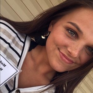 Meet your Posher, Madelyn